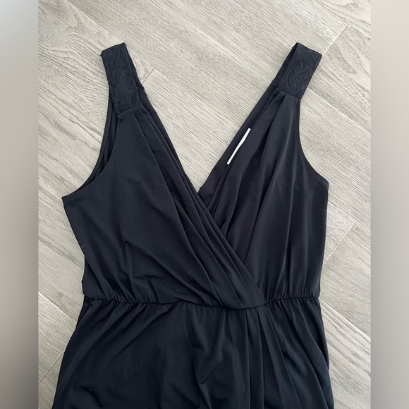 BGBGeneration faux wrap dress with lace detailing - Picture 4 of 6